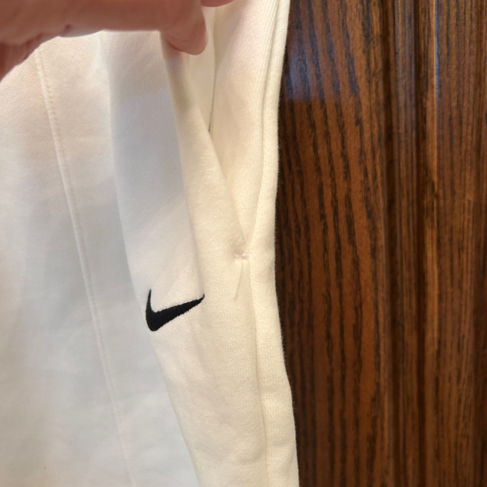 New without tag Nike White Athletic Shorts - Picture 3 of 5